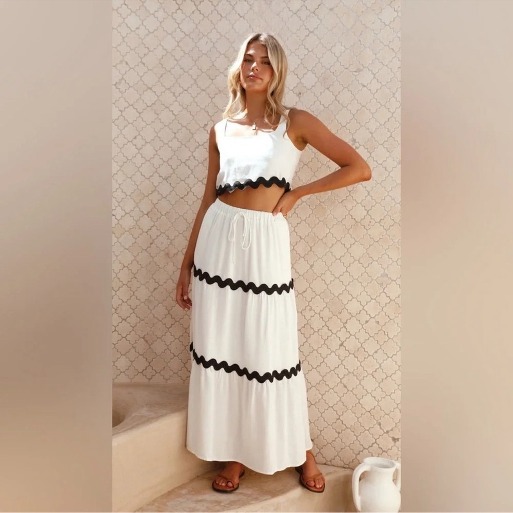NWT Elegant White and Black Women's Skirt 2pc